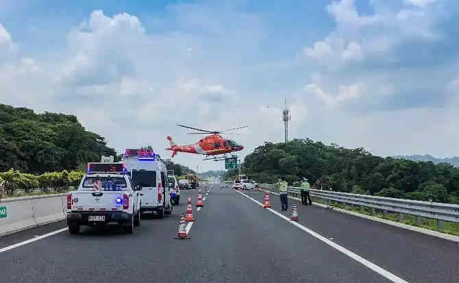 塔城地区高速公路汽车救援案例