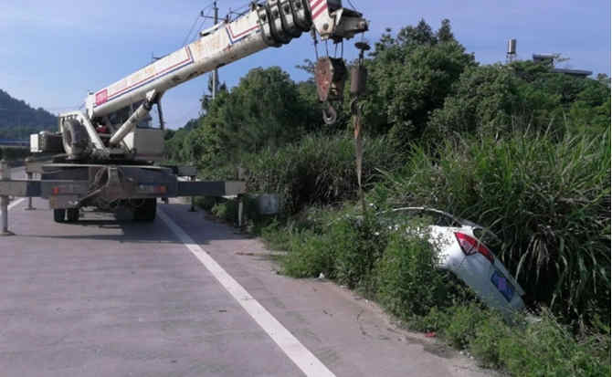 塔城地区重载吊车救援 塔城地区重载吊车救援
